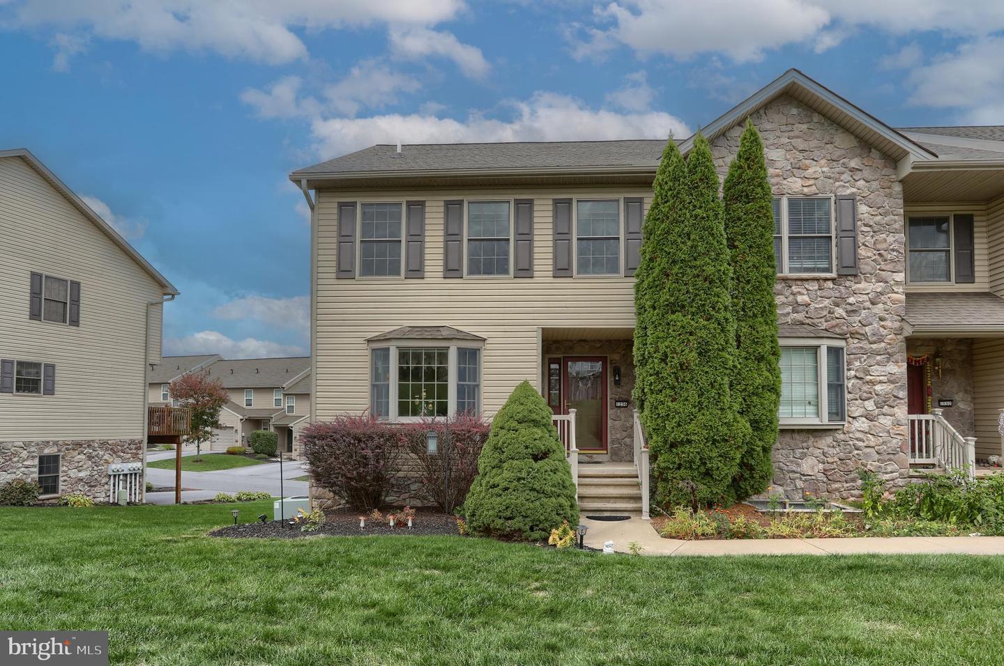 1236 Overlook Road, Middletown