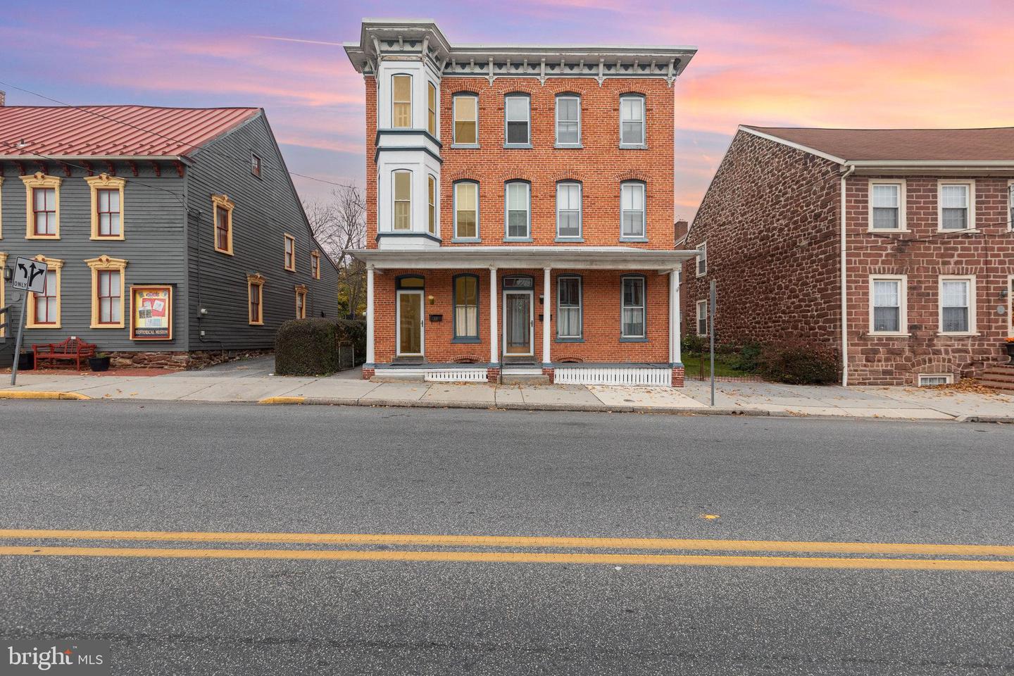 33 E Main Street, Middletown