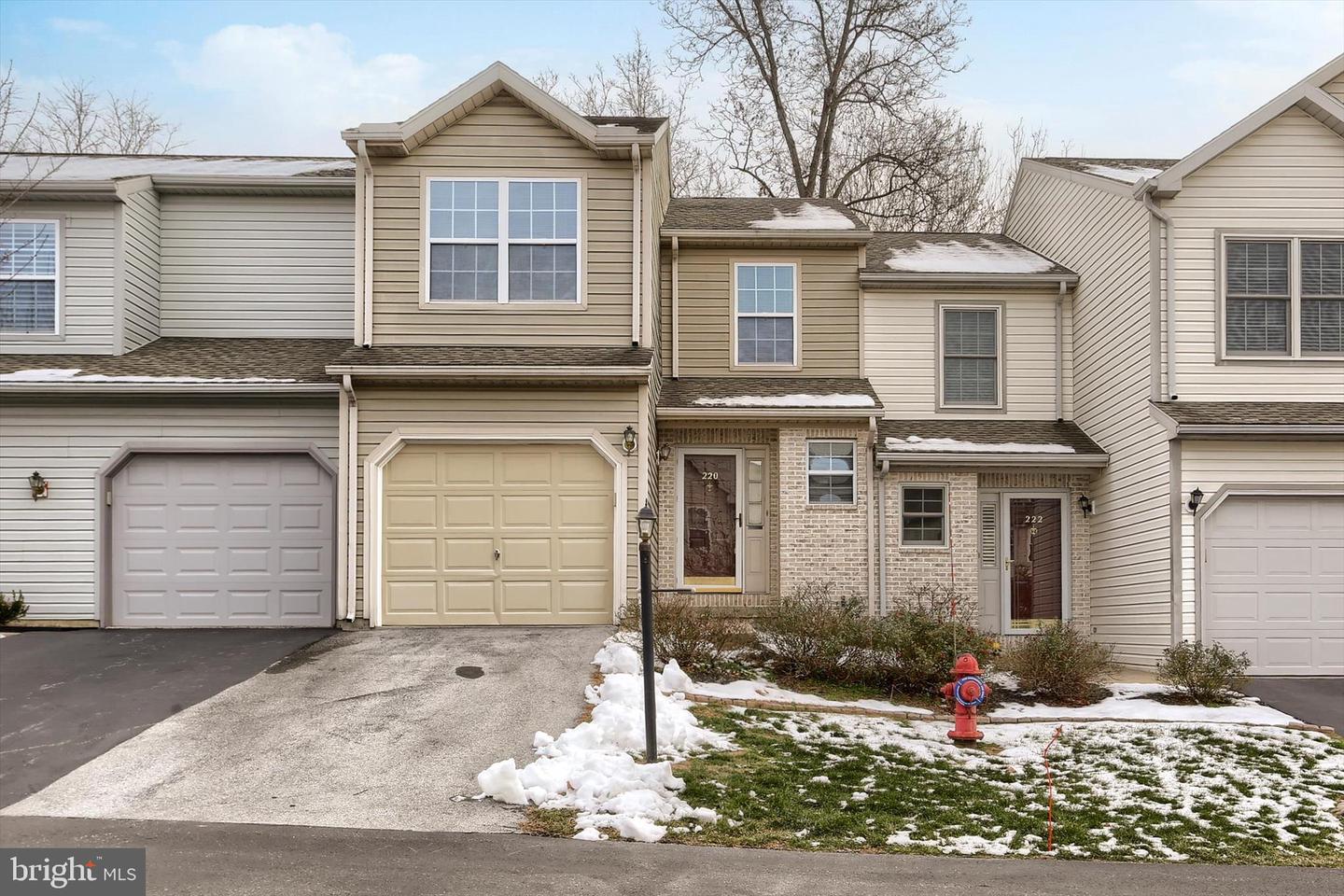 220 Forest Oak Lane, Harrisburg