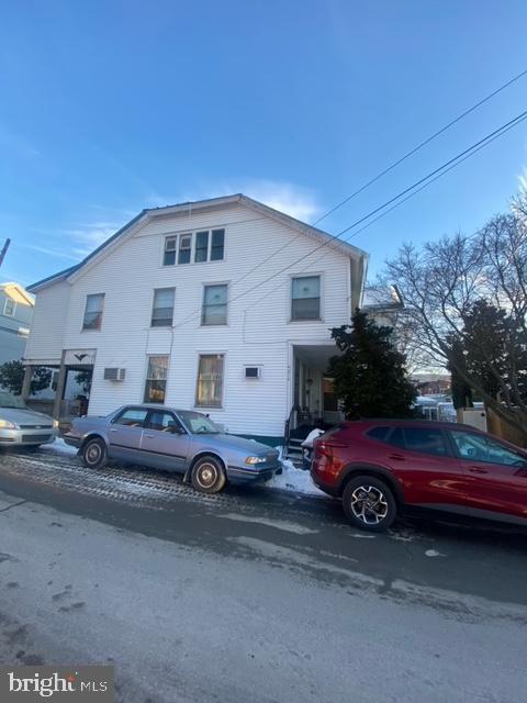 216 North Street, Millersburg