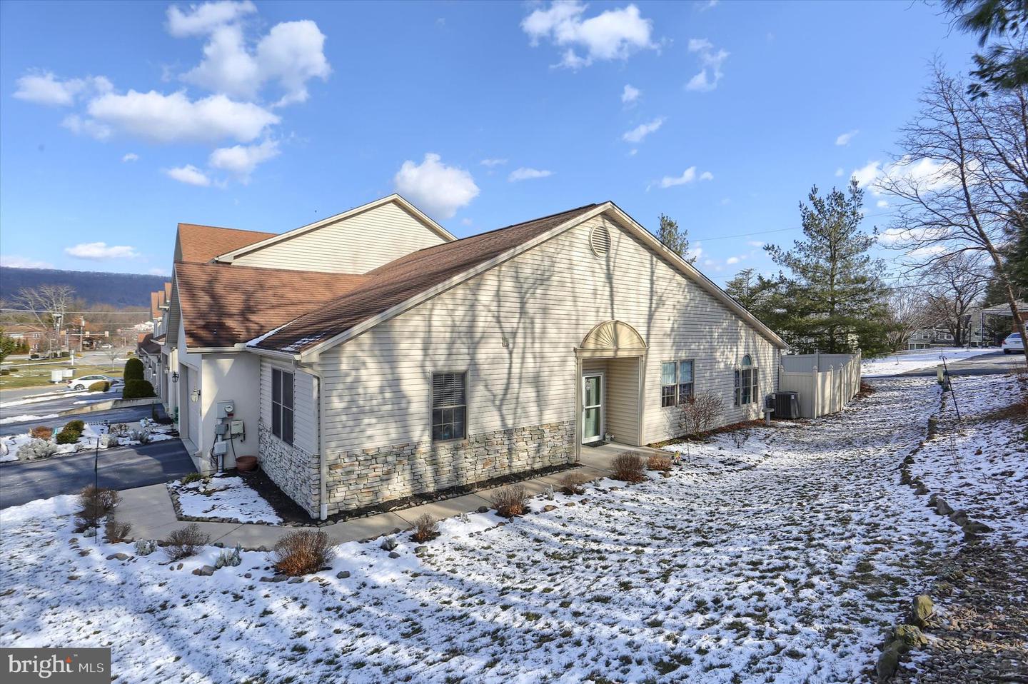 2163 Bordeaux Court, Harrisburg