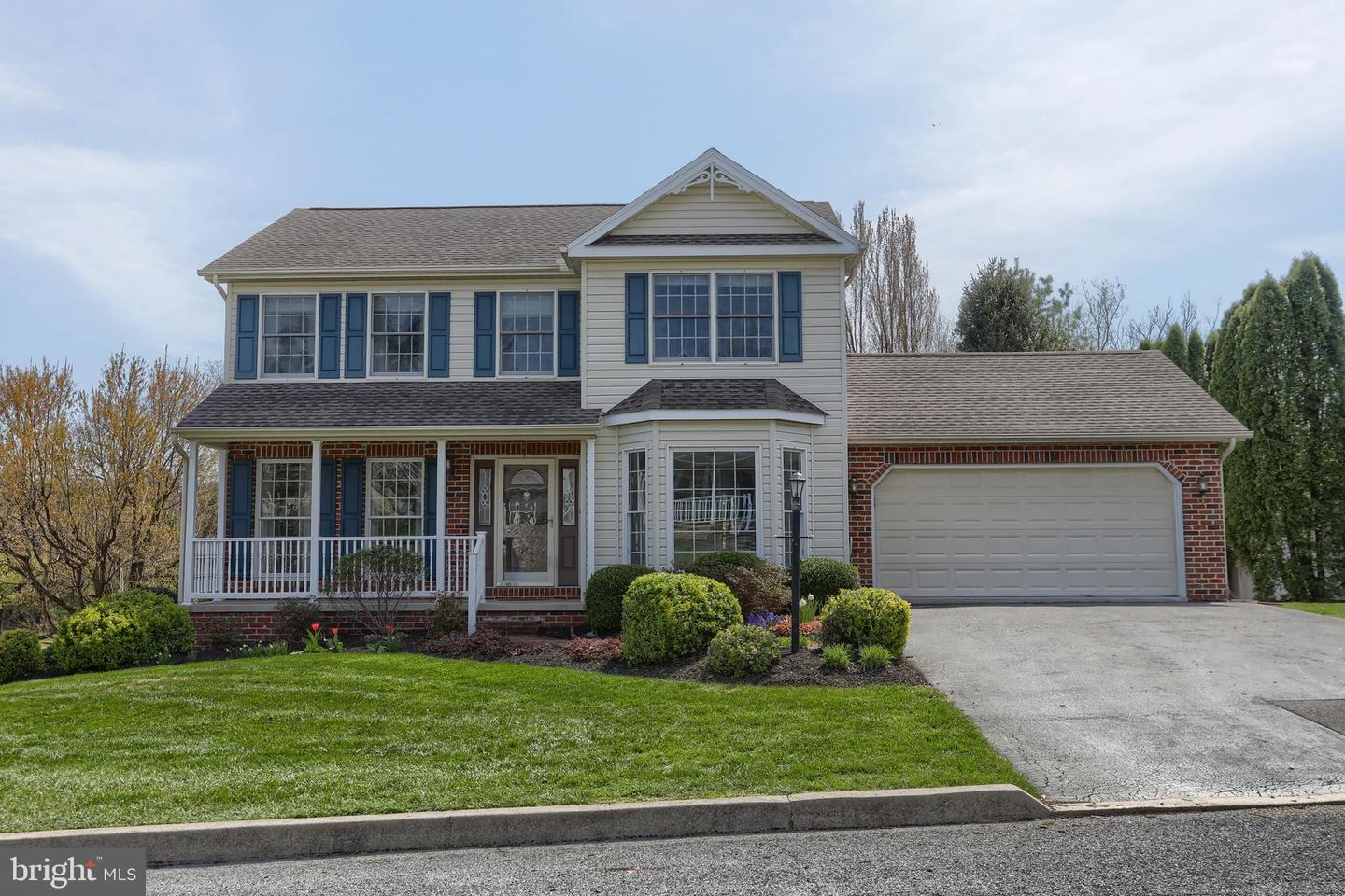 885 Sunny Hill Lane, Harrisburg