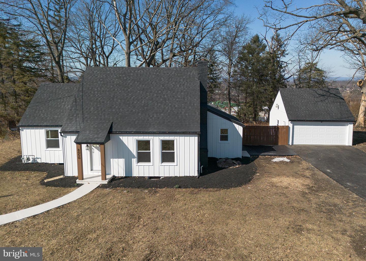 8050 Chambers Hill Road, Harrisburg