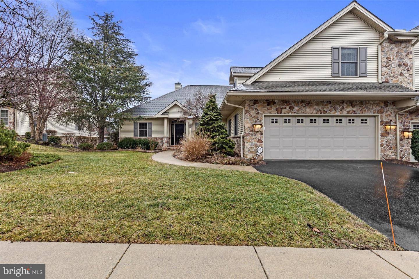 2111 Carey Way, Hummelstown