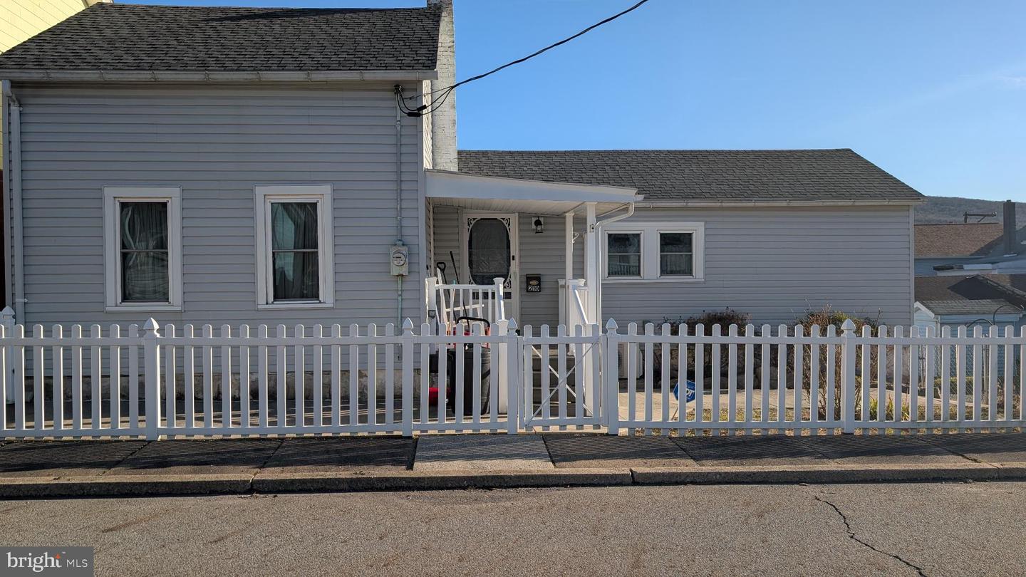 210 E Spruce Street, Williamstown
