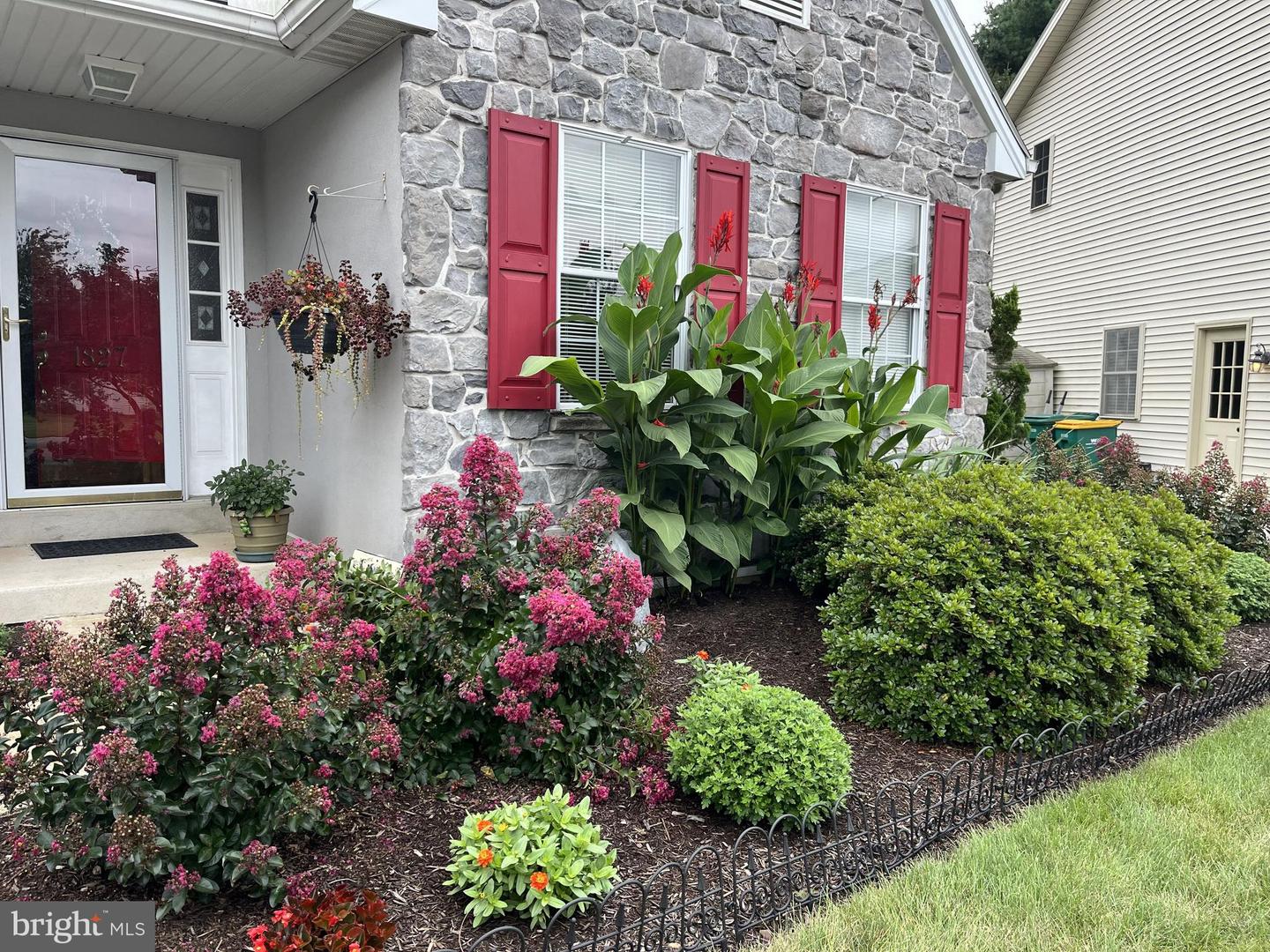 1827 Meadow Ridge Drive, Hummelstown