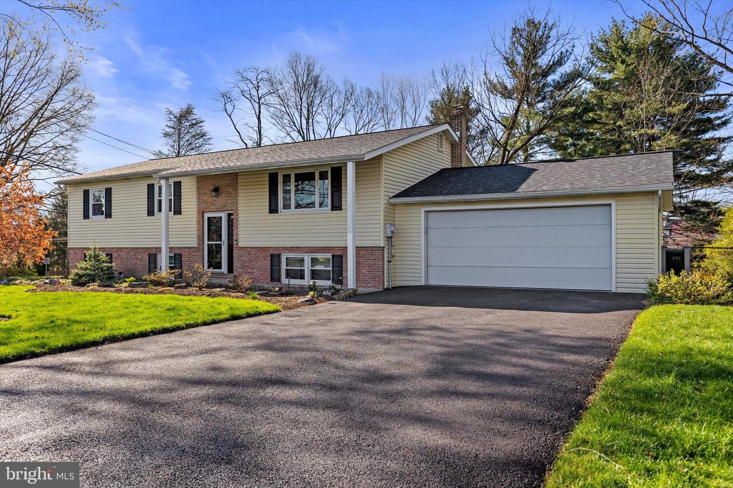 1600 Lori Lane Circle, Harrisburg