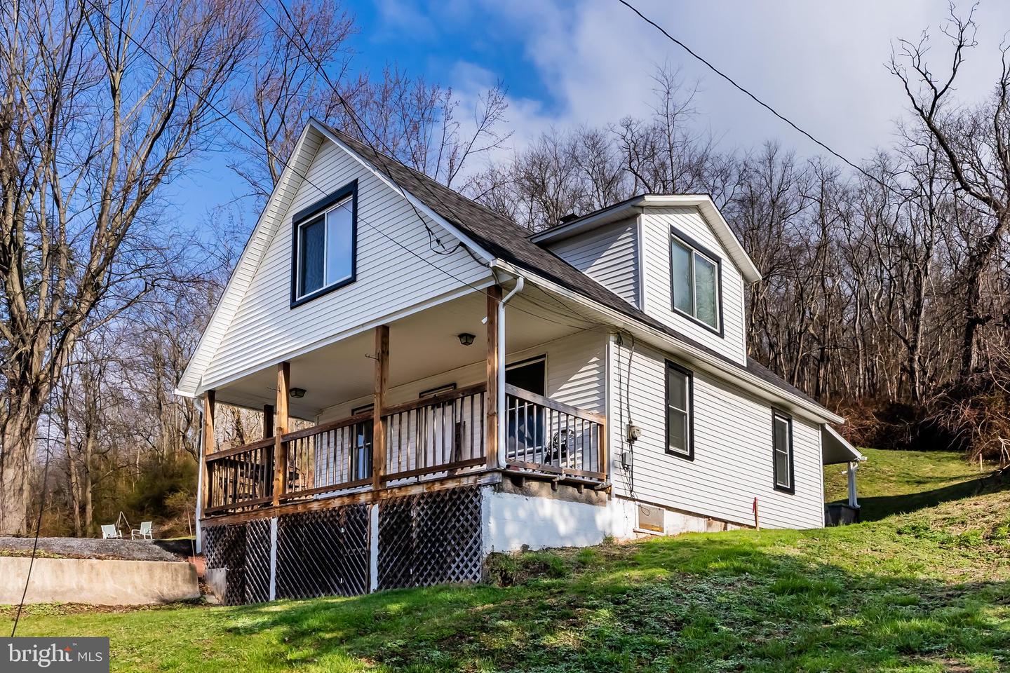 1913 Old State Road, Dauphin