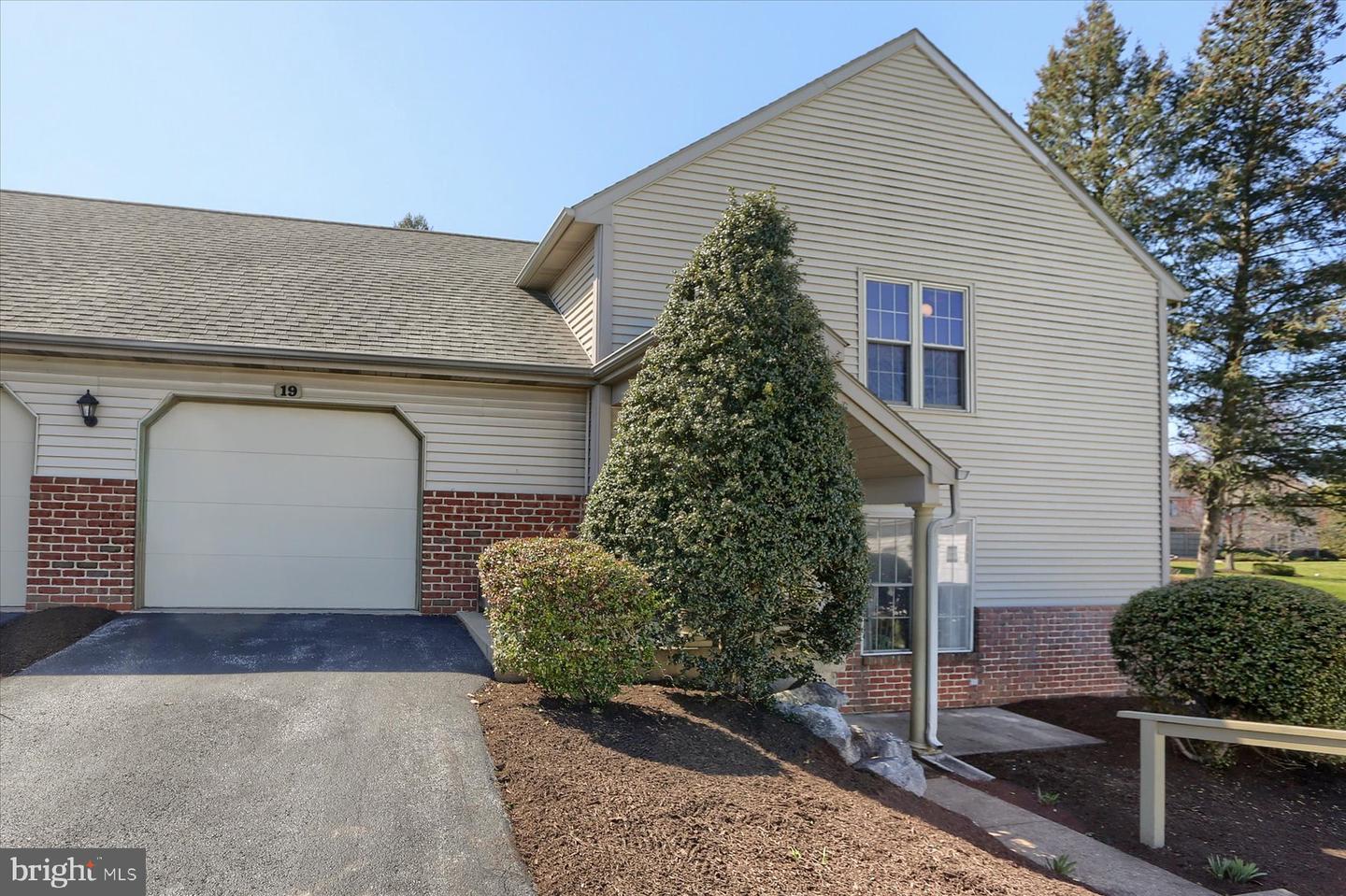 19 Sterling Court, Hershey