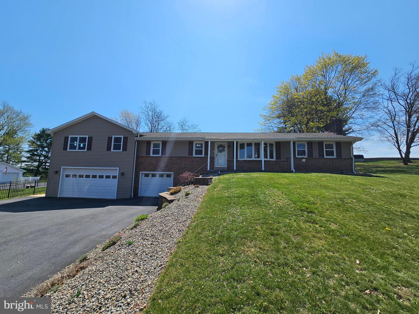 6021 Devonshire Heights Road, Harrisburg