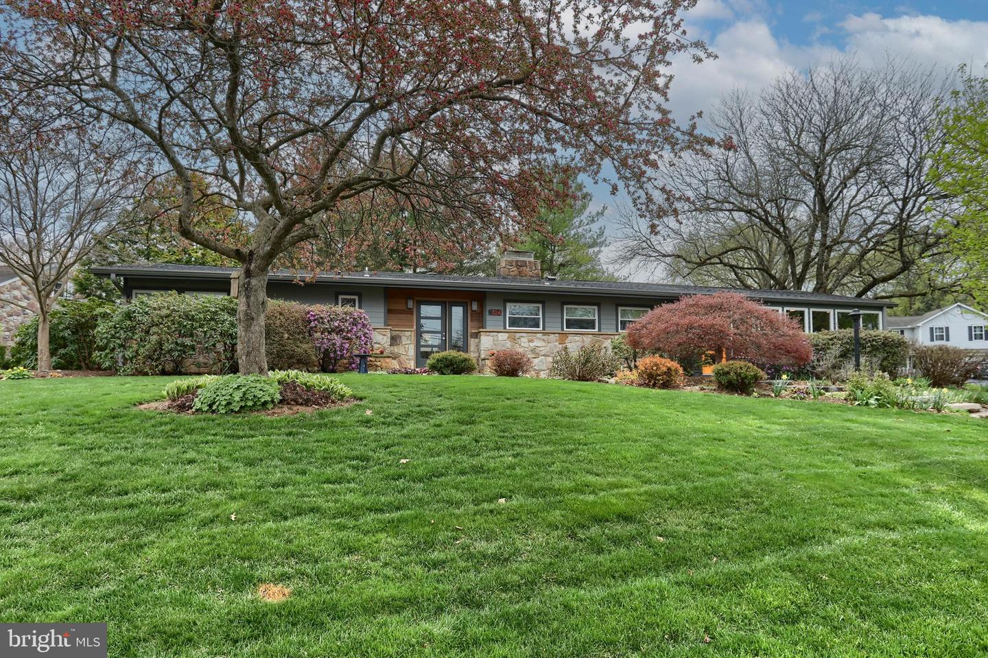 324 Leearden Road, Hershey