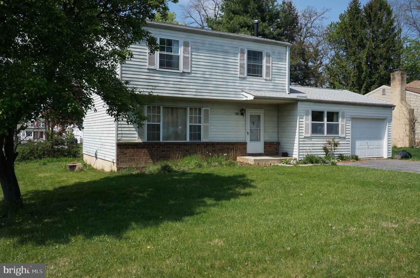 783 Blue Jay Road, Harrisburg