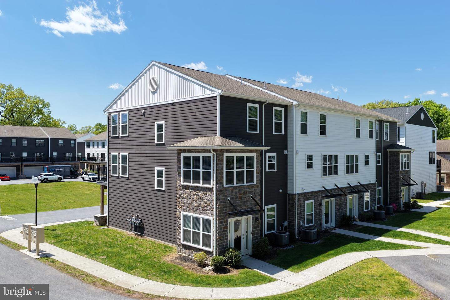 113 High Pointe Drive #50