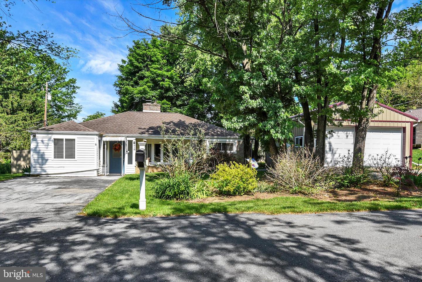 918 Elm Avenue