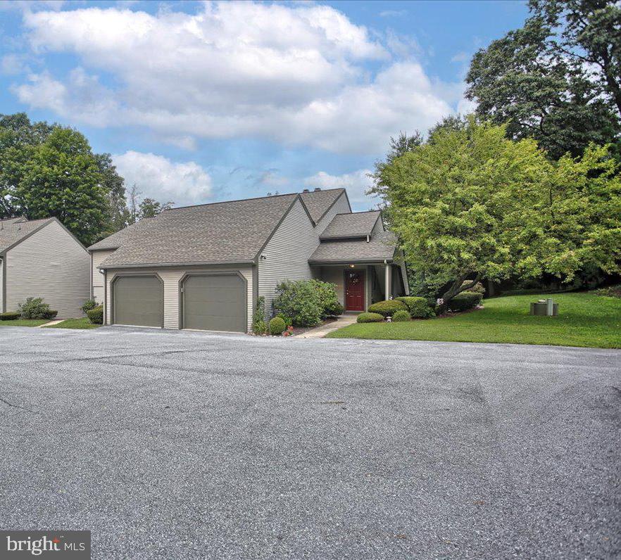 563 Roslaire Dr