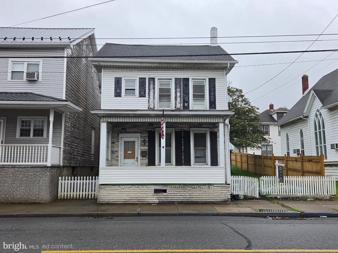 706 Main Street