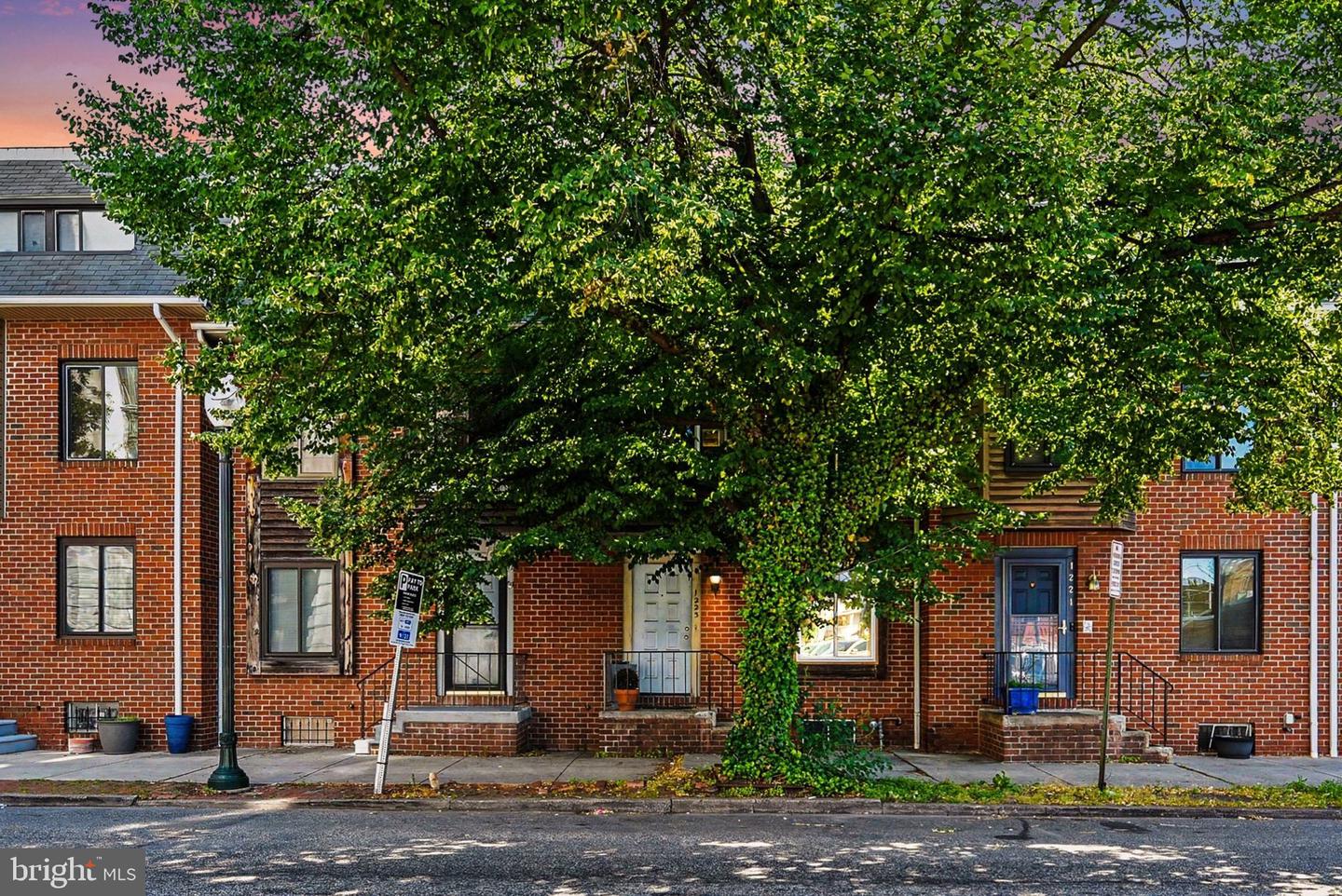 1223 N 3rd Street
