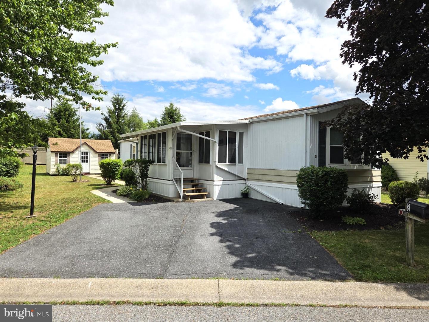 3 Meadow Run Place