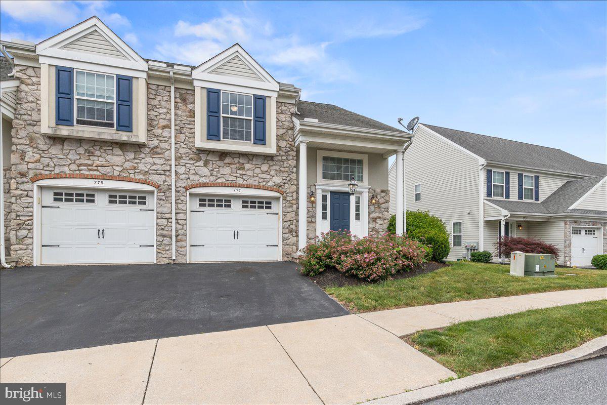 777 Oak Leaf Lane, Harrisburg