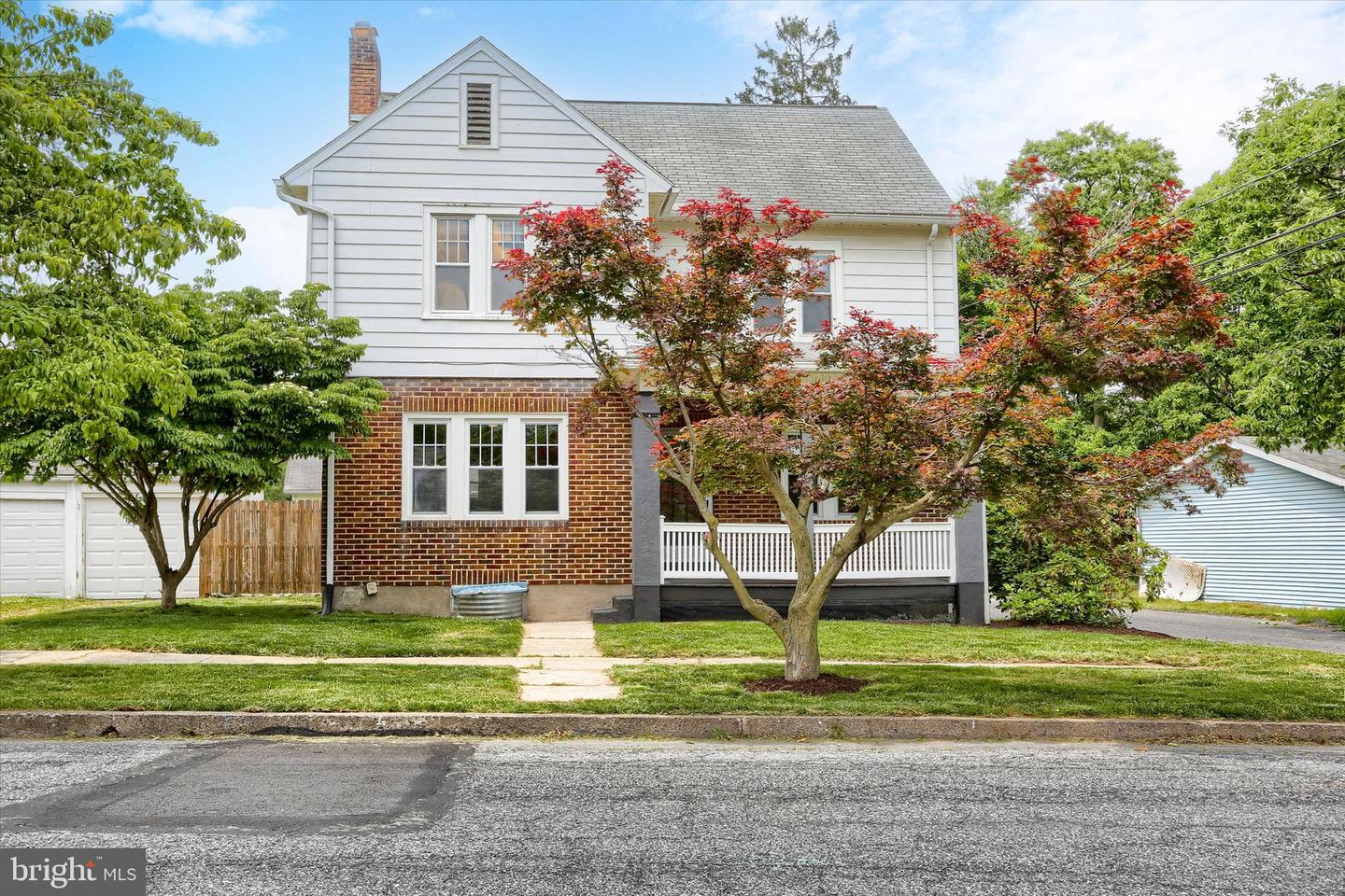 4 Oakleigh Avenue