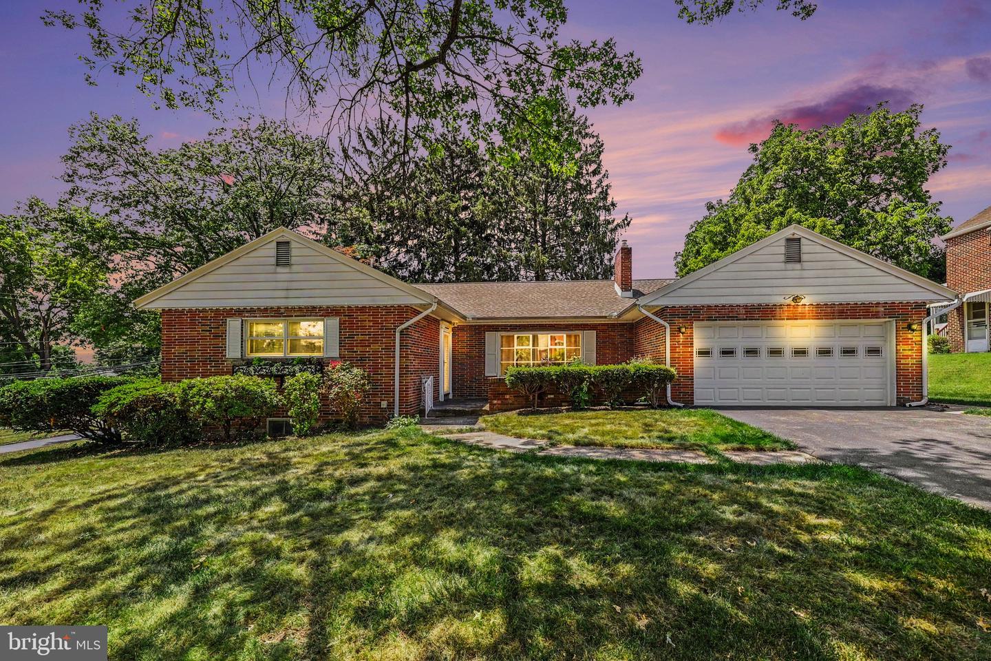 400 Rosewood Lane