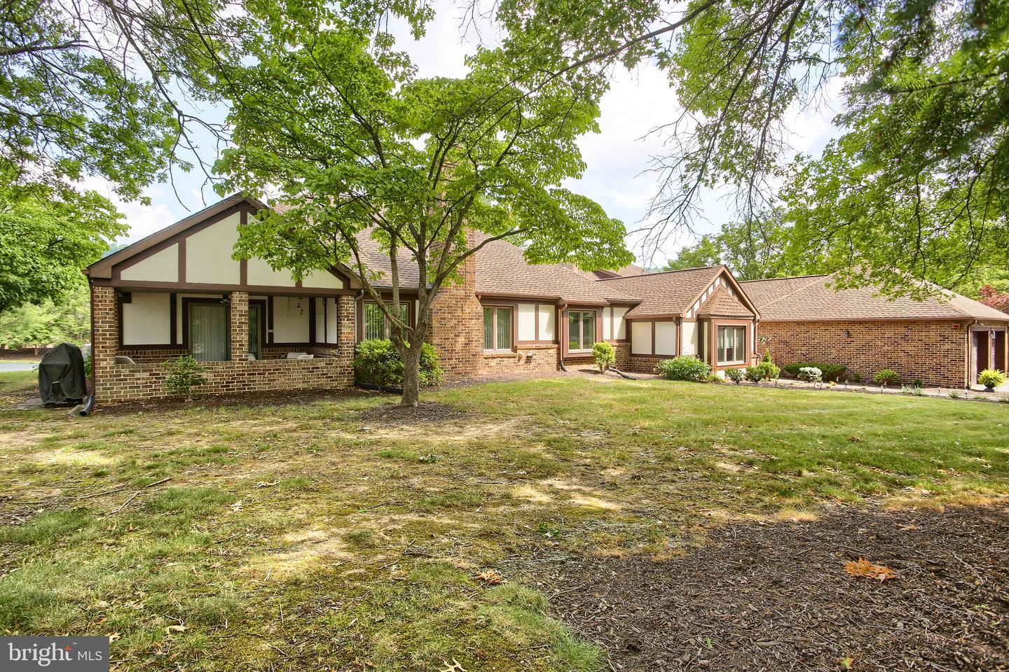 4085 Greystone Drive