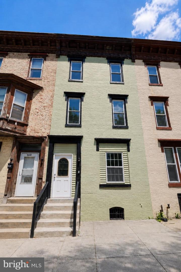 1642 Market Street