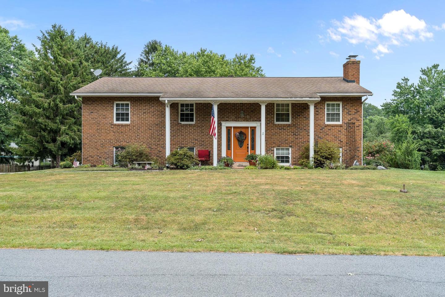 4462 Woodcrest Drive