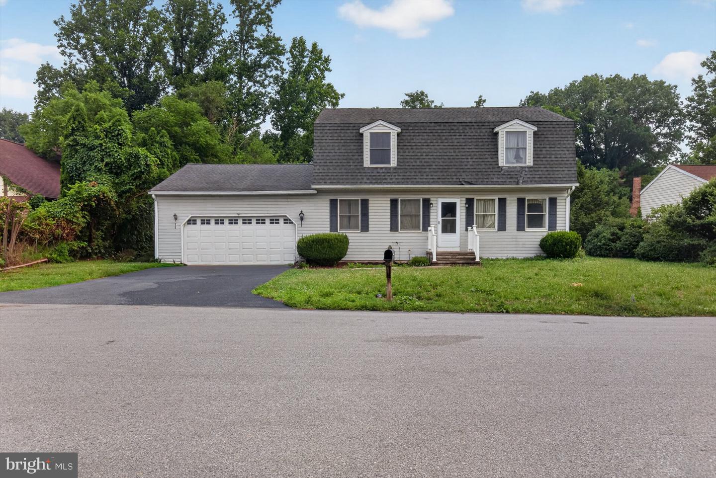 5570 Merivale Court