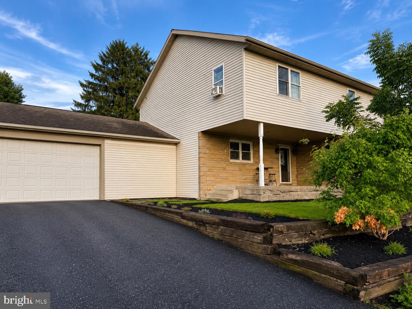 1686 Mapledale Road