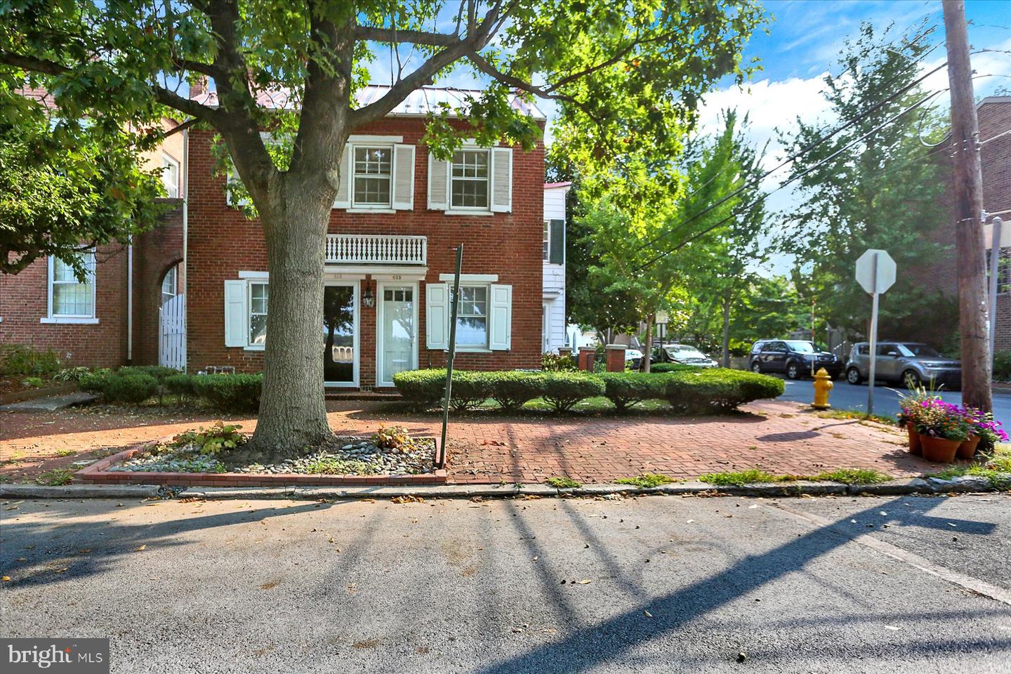 635 S Front Street