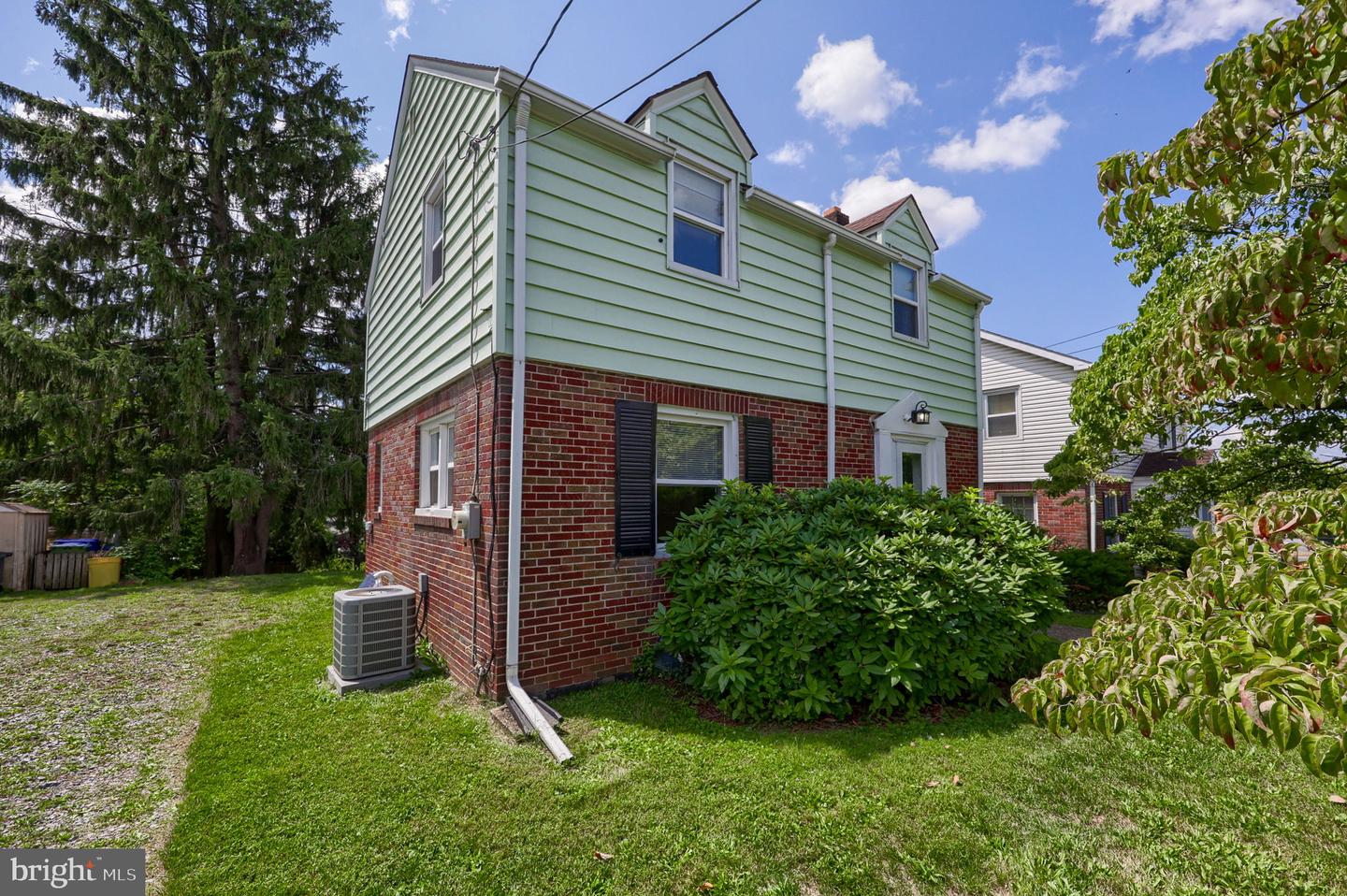 3427 Kramer Street