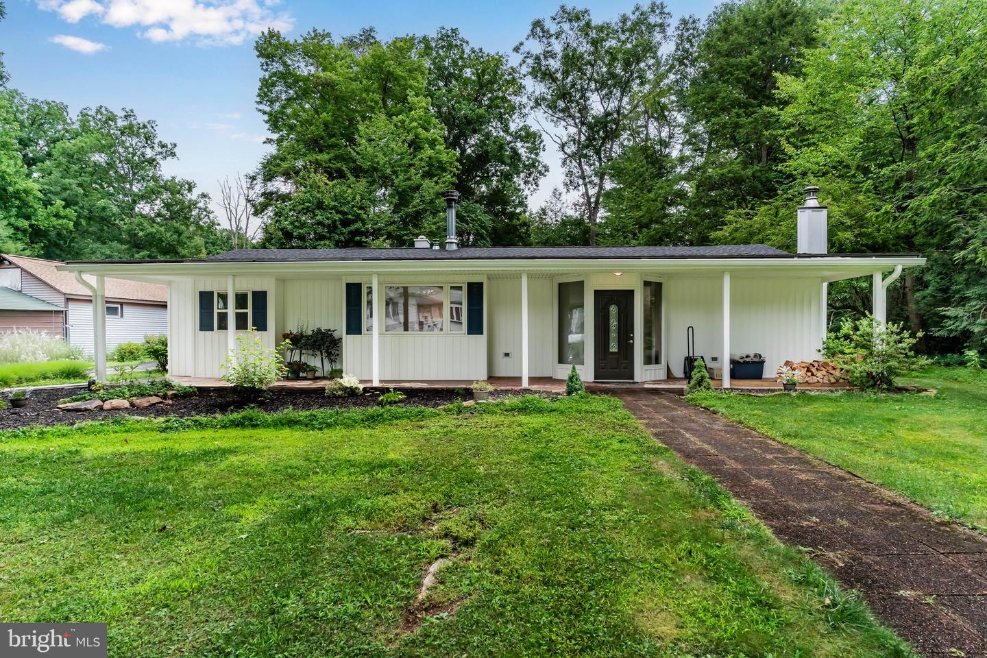 1713 Laurel Road
