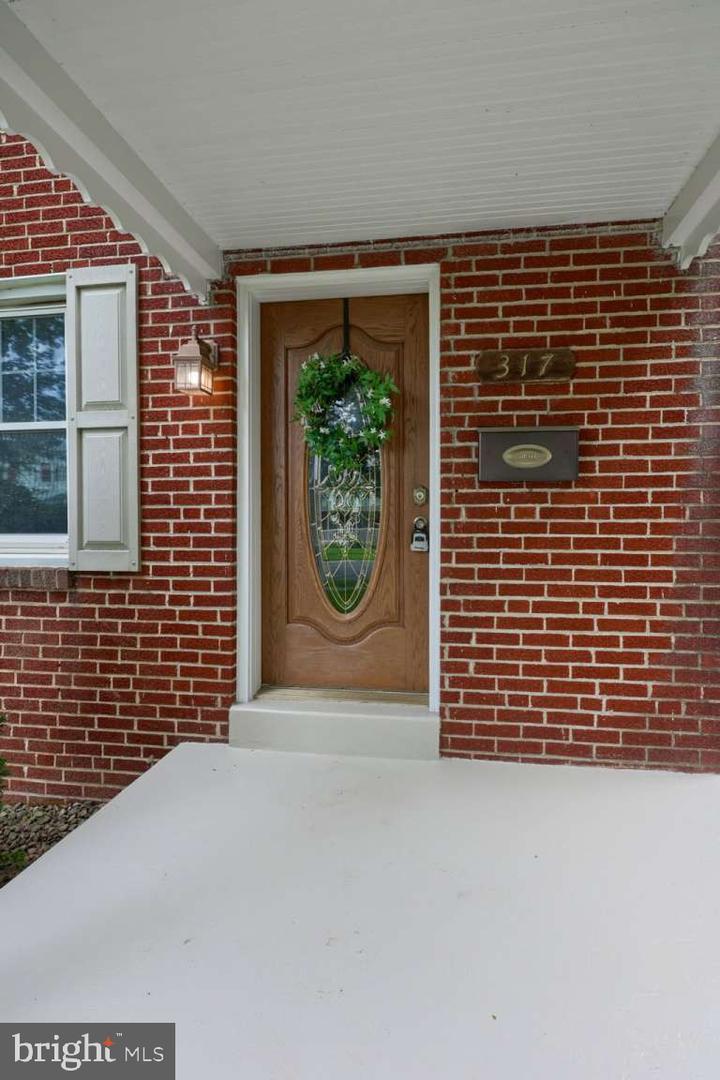 317 Elm Court
