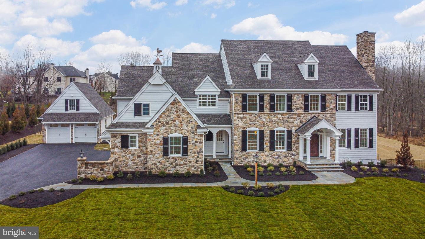 32 Oakland Rd, West Chester