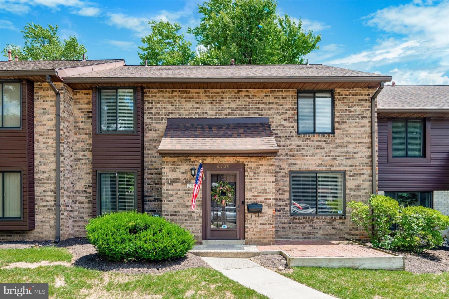 2509 Red Oak Circle #2509-A, Springfield