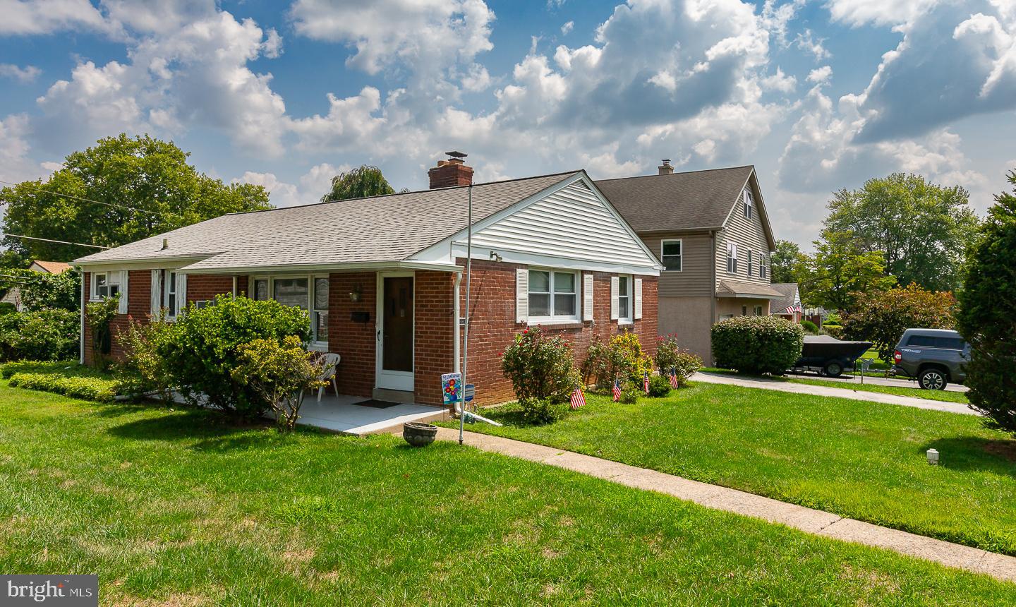 2215 Dickens Lane, Broomall