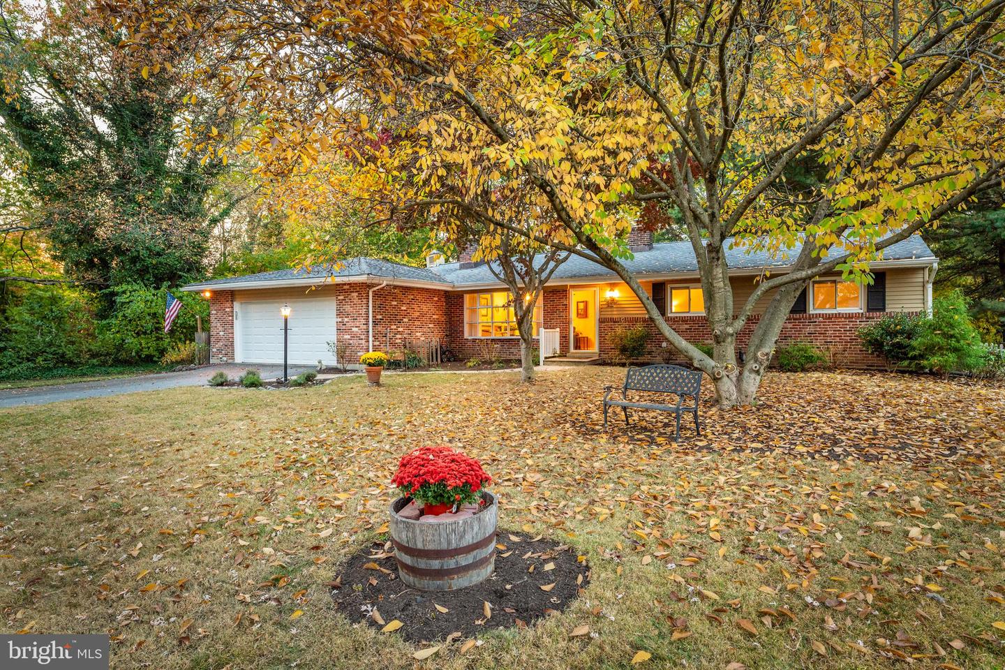 103 Linda Lane, Media