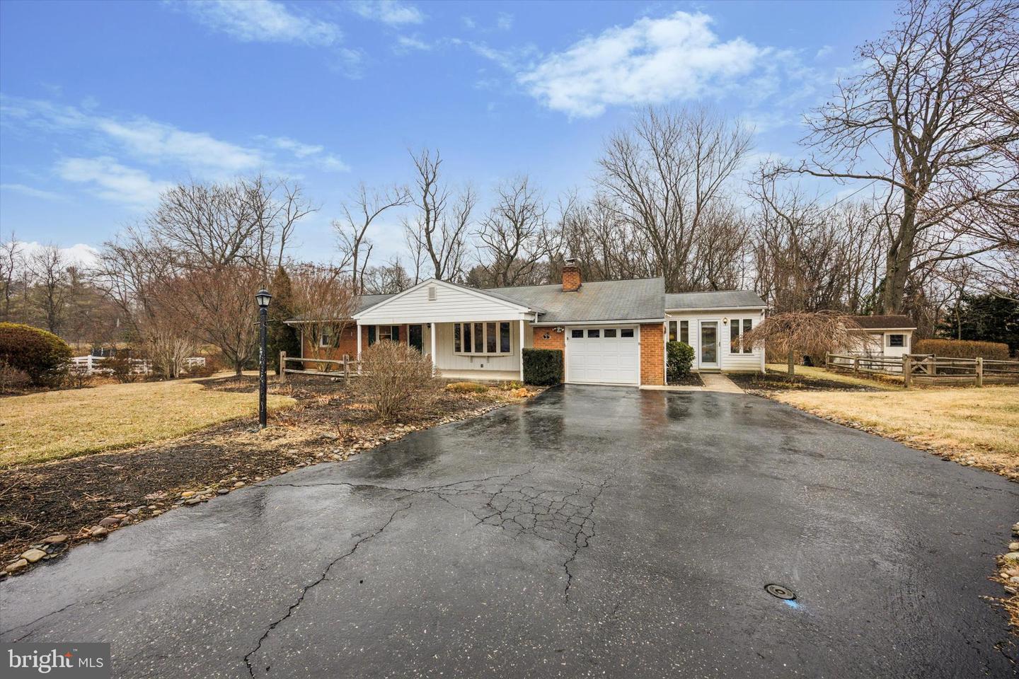 606 Bowers Lane, Wallingford