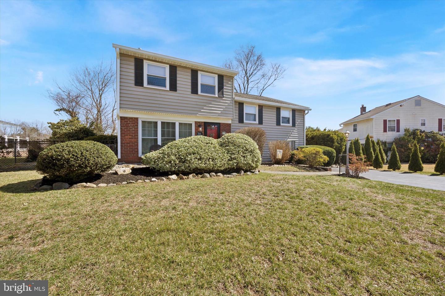 711 Rhoads Drive, Springfield