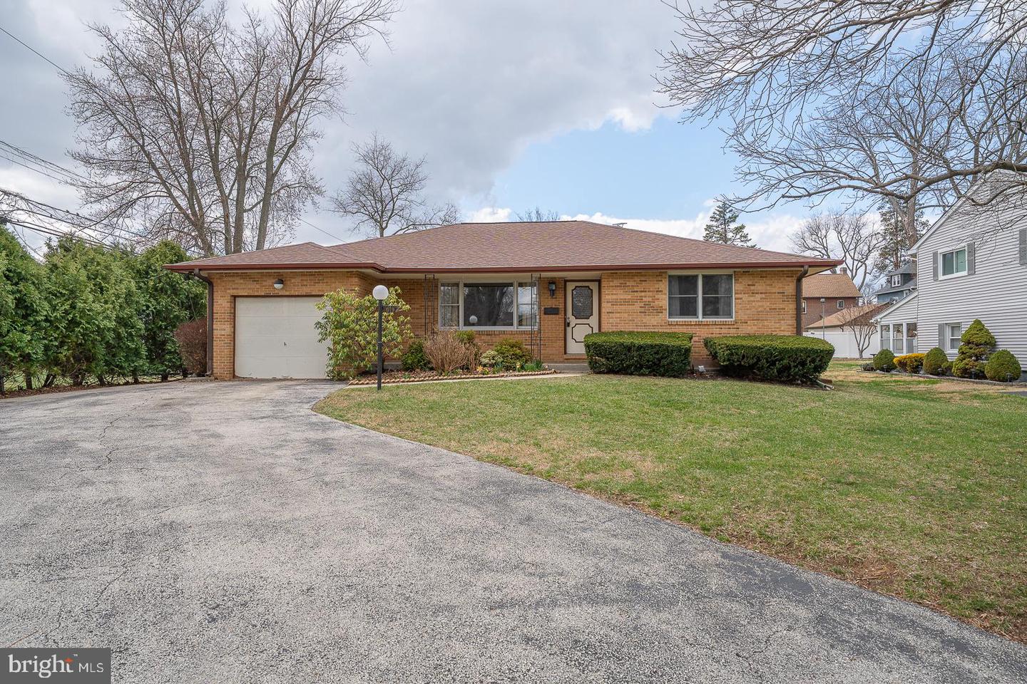 819 Rose Avenue, Morton