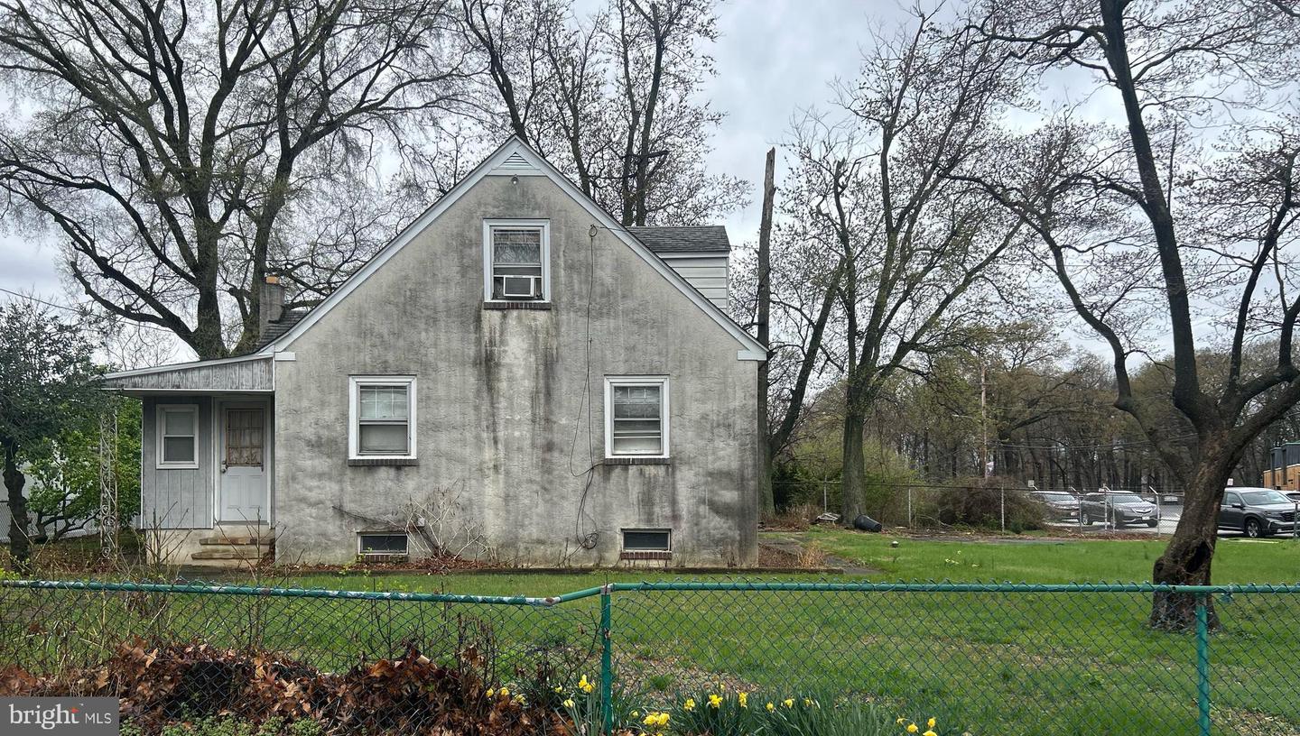 95 1st Avenue, Essington