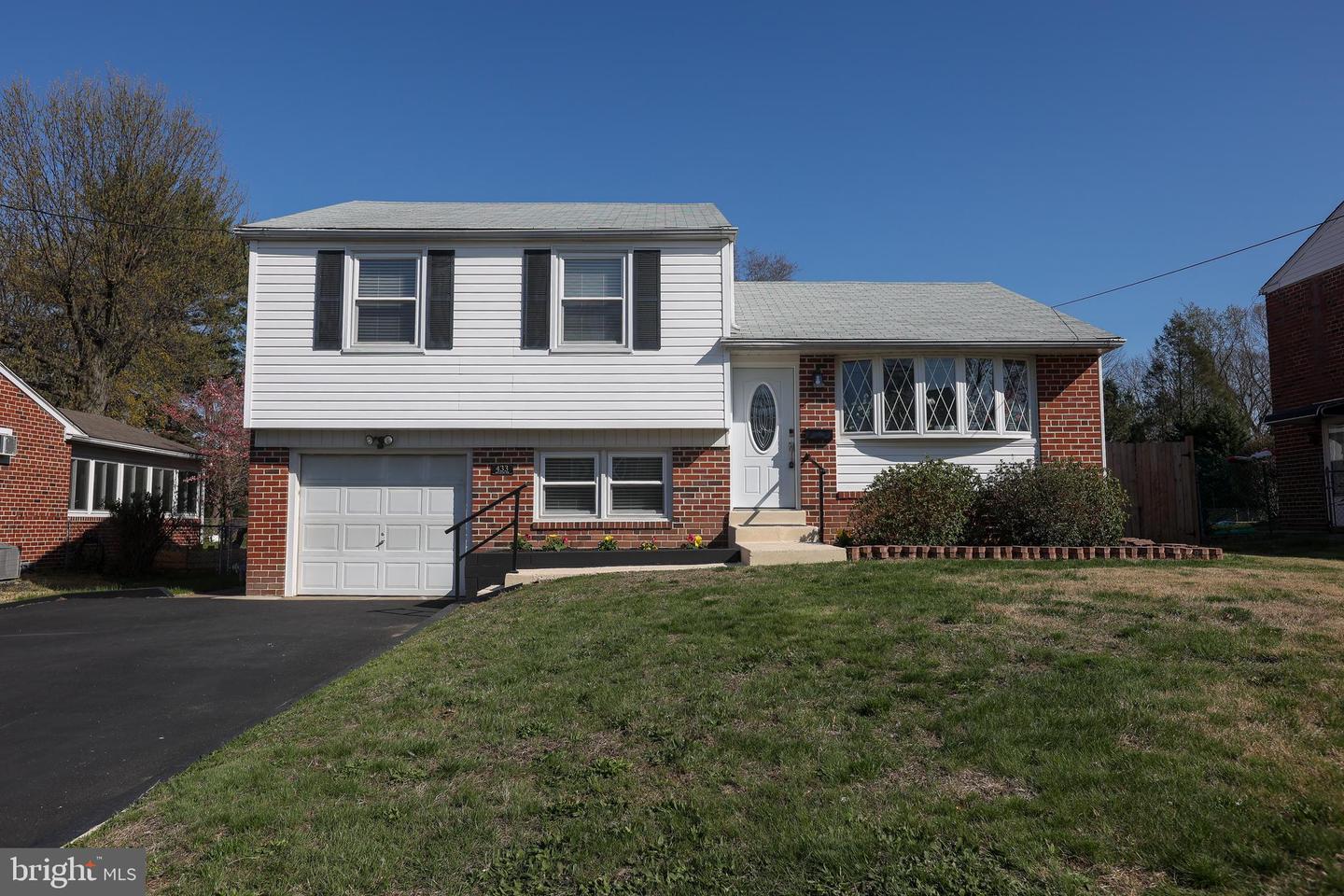 433 Melvin Drive, Brookhaven