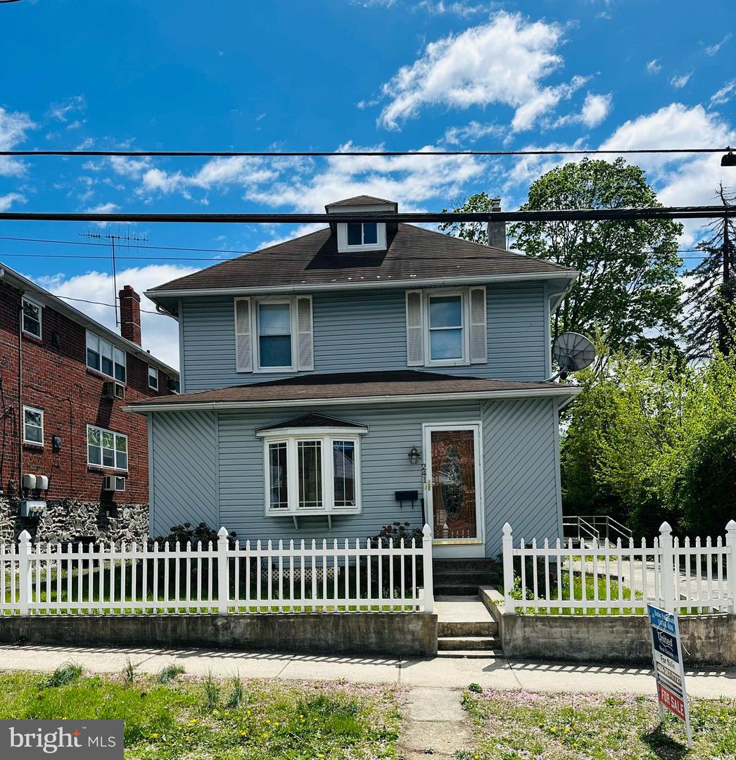 241 Ardmore Avenue, Upper Darby
