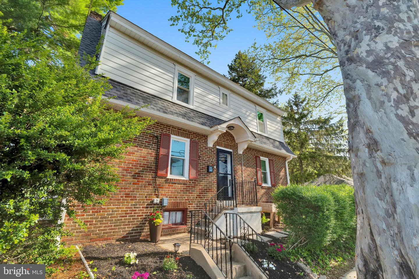 201 E Avon Road, Brookhaven