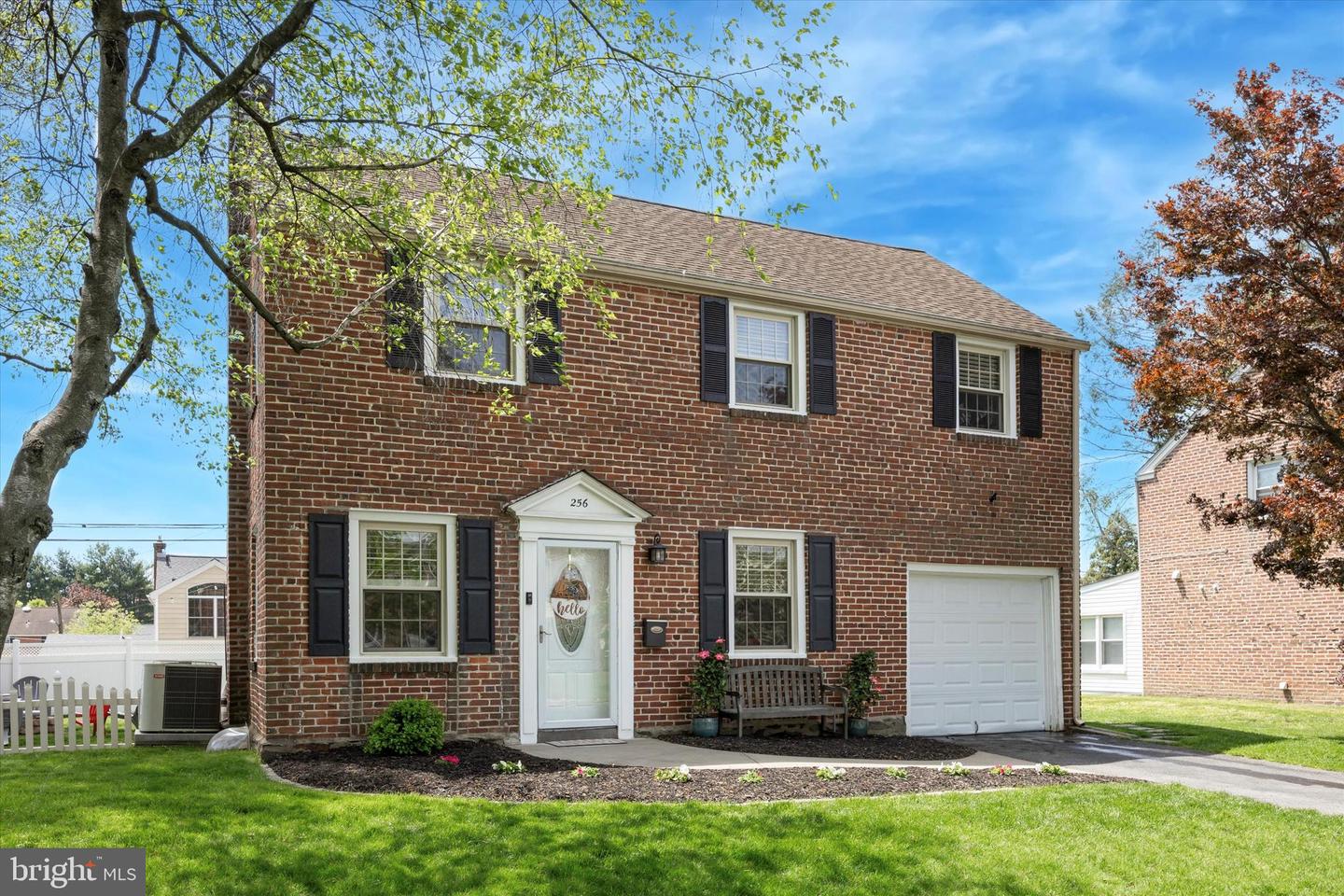256 Ridgewood Road, Springfield