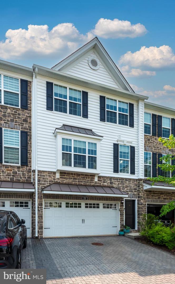 211 Corvus Circle #128, Media
