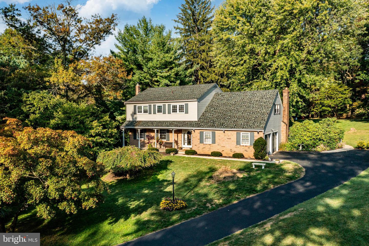 137 Latches Lane, Media