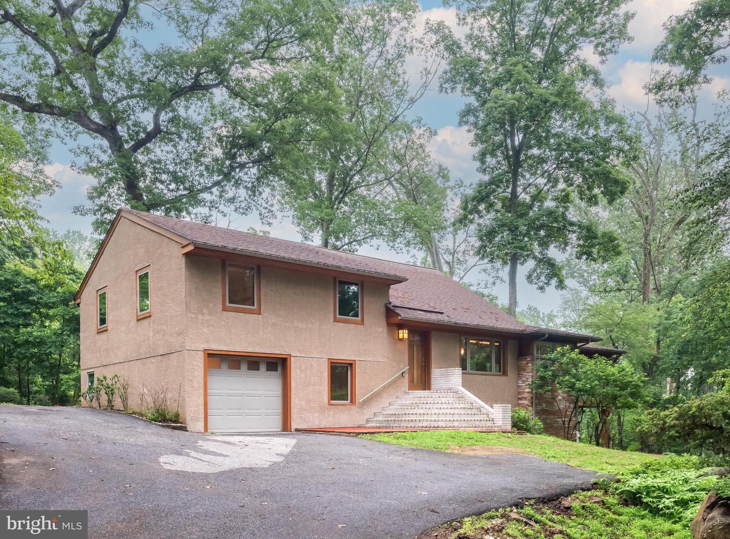 54 Grist Mill Road, Glen Mills
