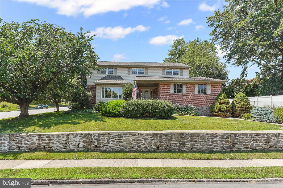 276 Hemlock Lane, Springfield